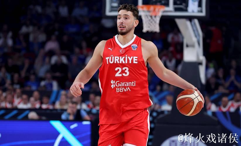 申京运球转身强攻上篮造犯规,瓦兰丘纳斯六犯毕业 申京运球转身强攻上篮造犯规,瓦兰丘纳斯六犯毕业