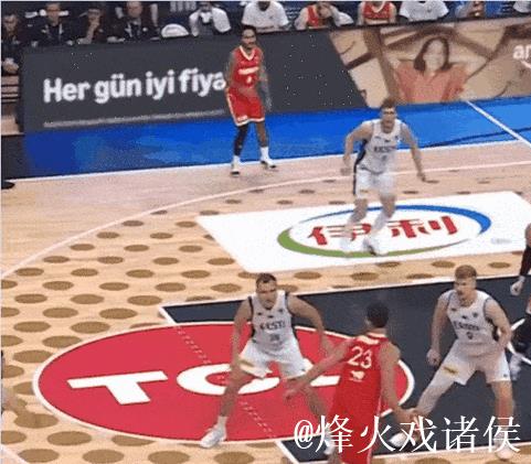 申京运球转身强攻上篮造犯规,瓦兰丘纳斯六犯毕业 申京运球转身强攻上篮造犯规,瓦兰丘纳斯六犯毕业