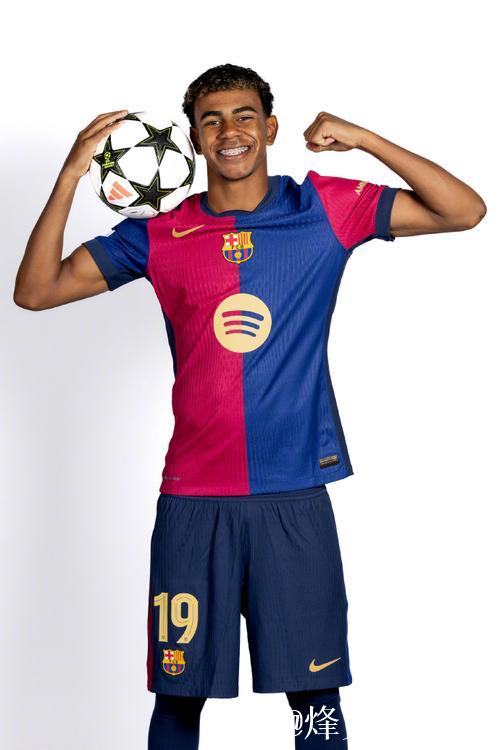 2:0！拉神梅开二度，亚马尔毫无贡献，巴萨获7连胜，狂甩皇马7分